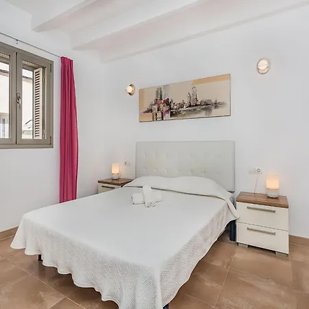 Townhouse With Pool, Feriehus *