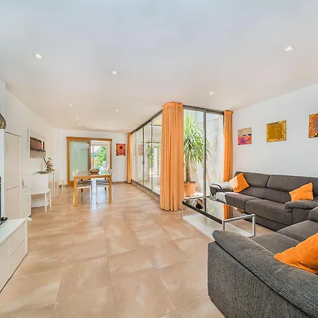 Townhouse With Pool,