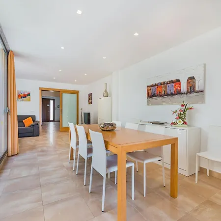 Vakantiehuis Townhouse With Pool, Pollença