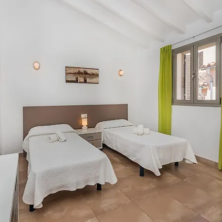 Townhouse With Pool, Feriehus Pollença
